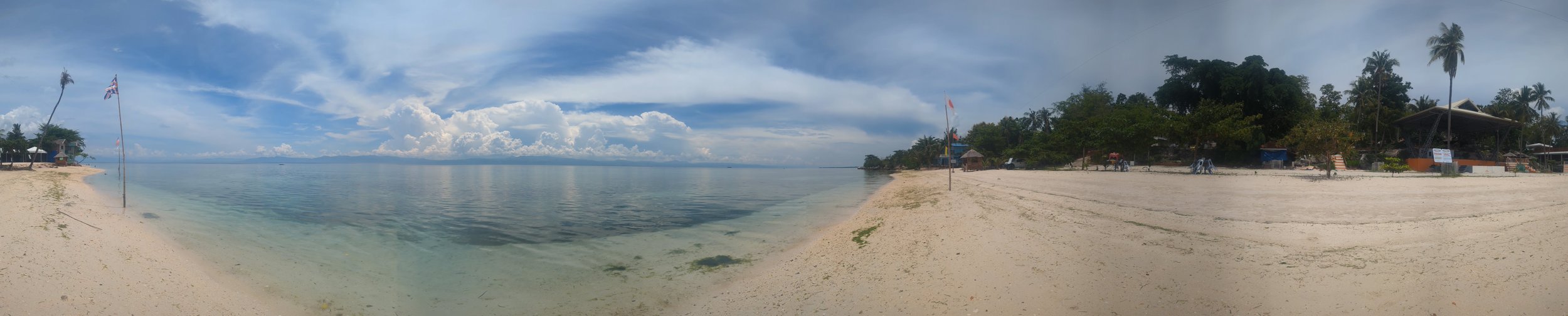 Panoramaaufnahme von unserem Trainingsstrand in den Philippinen